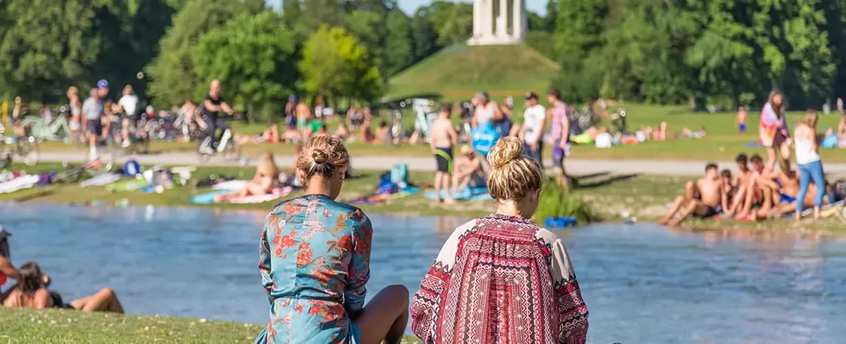 Entspannen im Englischen Garten, eine ruhige mögliche Aktivität in München